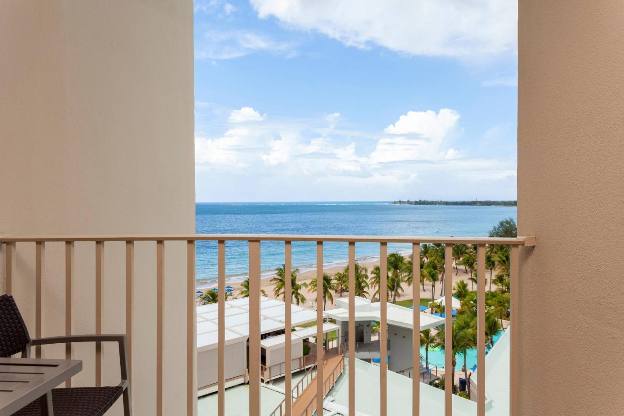 Courtyard By Marriott Isla Verde Beach Resort San Juan Eksteriør billede