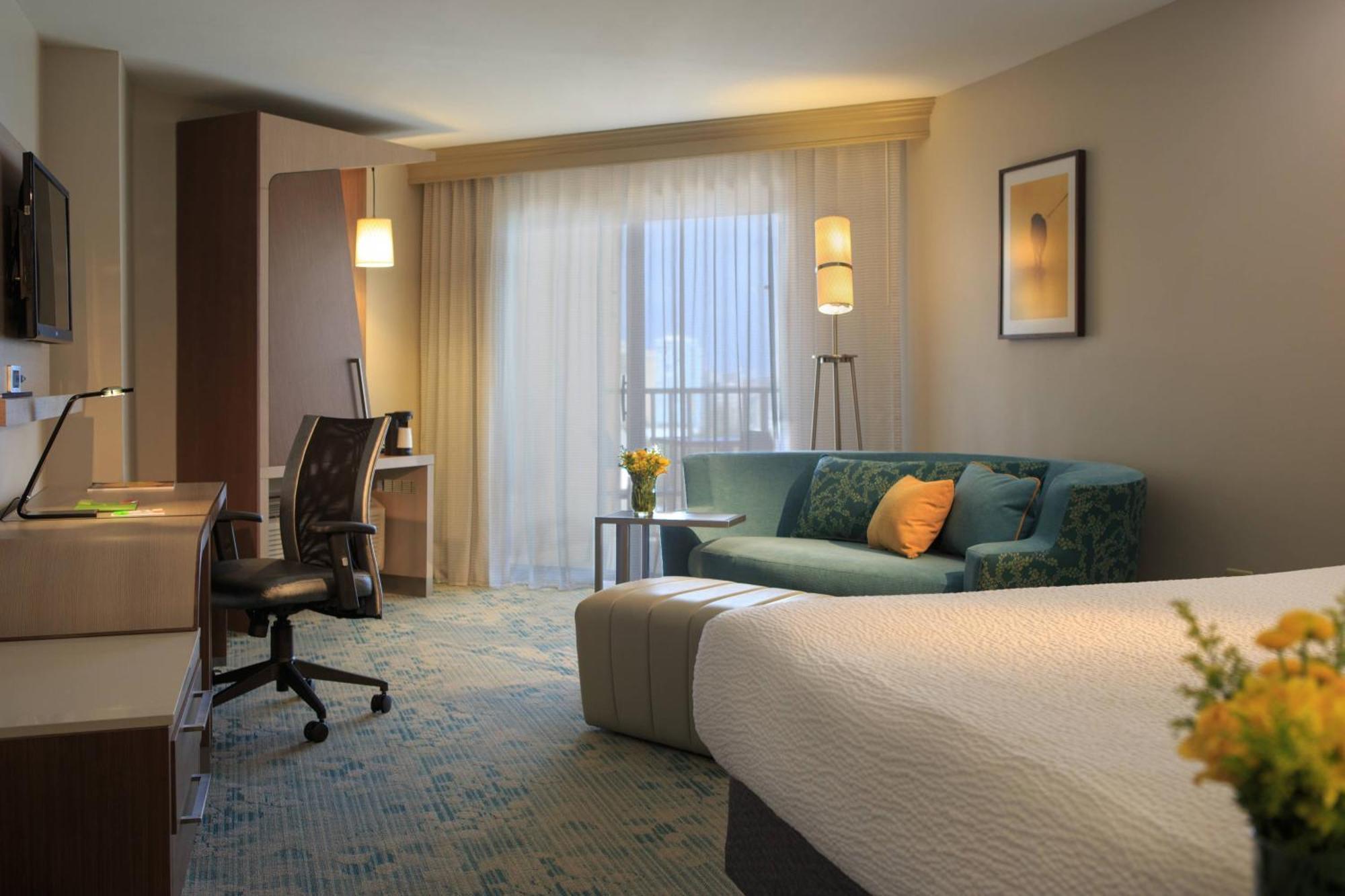 Courtyard By Marriott Isla Verde Beach Resort San Juan Eksteriør billede